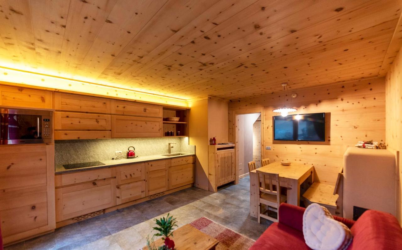 Al Bait Del Legn Apartment Bormio Luaran gambar